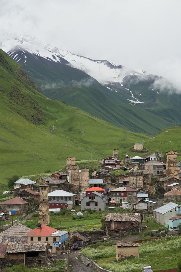 Hotel Mshvidoba à Ushguli Extérieur photo